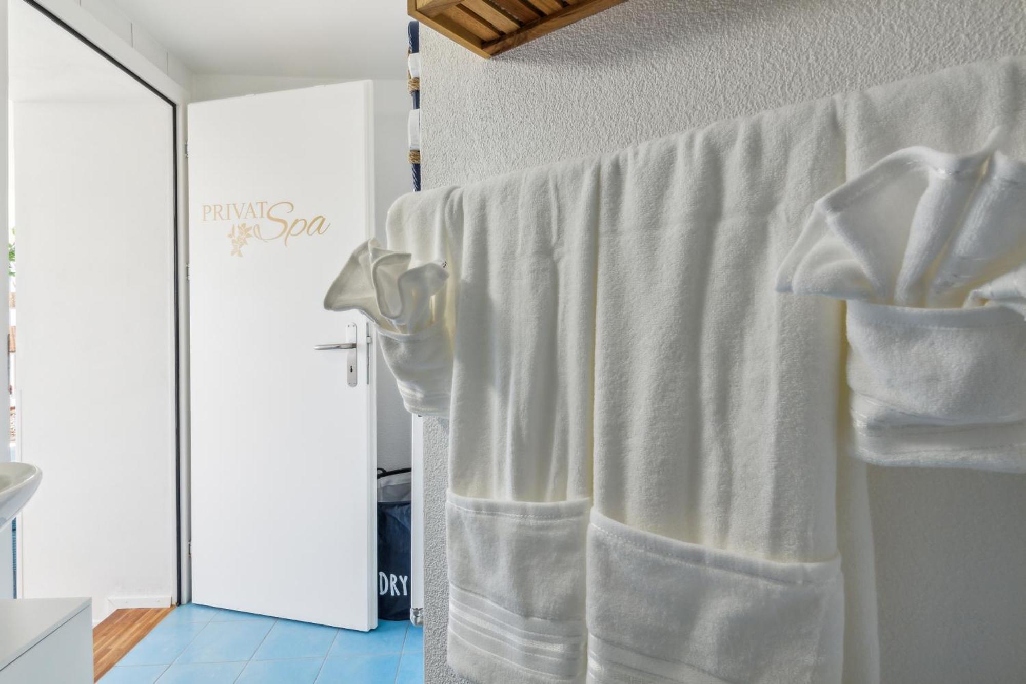 Business I Family Apartment I 1-4 Personen - Aare Blick, Nahe Altstadt I Beamer - 99" Leinwand I Terrassen Lounge Und Parkplatz بروغ المظهر الخارجي الصورة